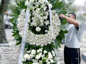 建湖寿衣花圈店